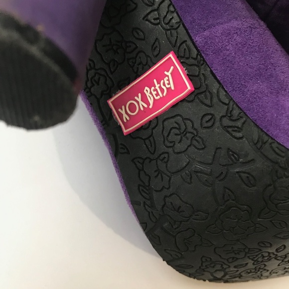 Betseyville XOX Betsey Star Strap Suede Heels 8 - Picture 4 of 8